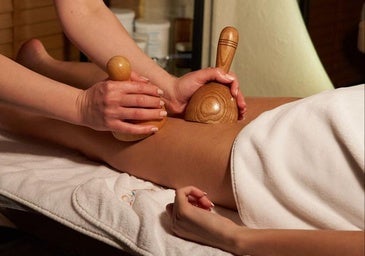 Maderoterapia: ¿cuál es el tratamiento viral que practican todos los famosos?